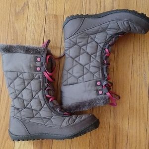 Colunmbia snow boots